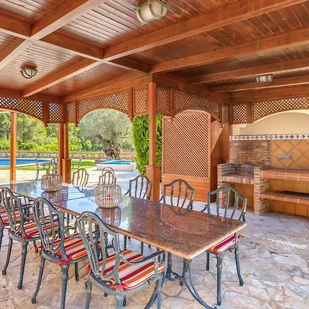 فيلة Casa Del Pinaret