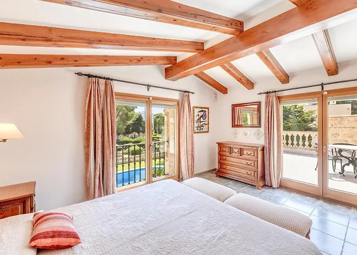 Casa Del Pinaret וילה